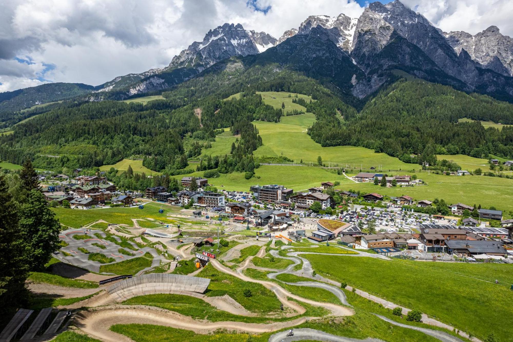 Hotel Salzburger Hof Леоганг Екстер'єр фото
